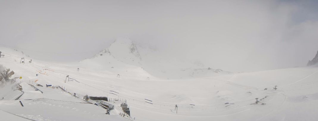 Die größten Neuschneemengen werden am Mittwoch und Donnerstag am Dachstein erwartet. Aber auch am Dienstag (Bild) herrschten im Gletscher-Skigebiet beste Bedingungen, teils sogar mit Sonnenschein.