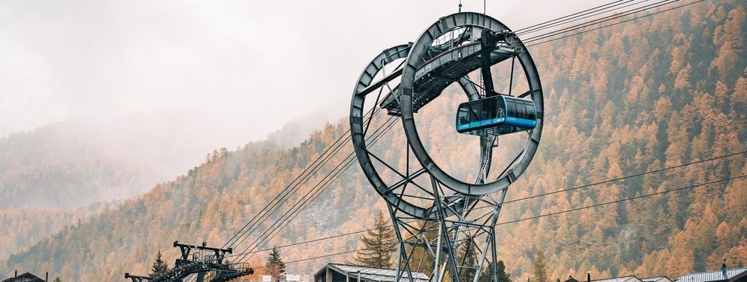 Spektakulär schwebt die neue Pendelbahn über Zermatt.