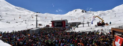 Beste Stimmung und tolle Live-Acts erwartet die Besucher beim Internationalen Frühlings-Schneefest auf der Alp Trida