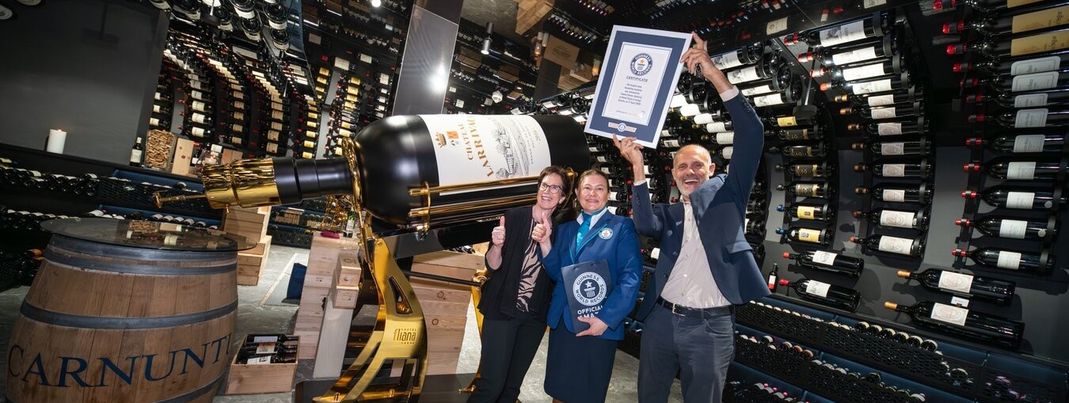 Der Guinness-Weltrekord für die weltweit größte Dekantiermaschine geht nach Ischgl.