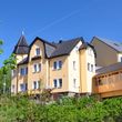 Schlossberghotel Oberhof, Ansicht von außen im Sommer