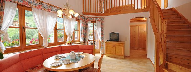 Haus Tuenta Wohnraum Bsp.