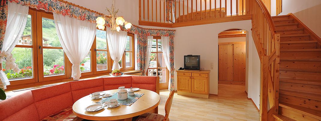 Haus Tuenta Wohnraum Bsp.