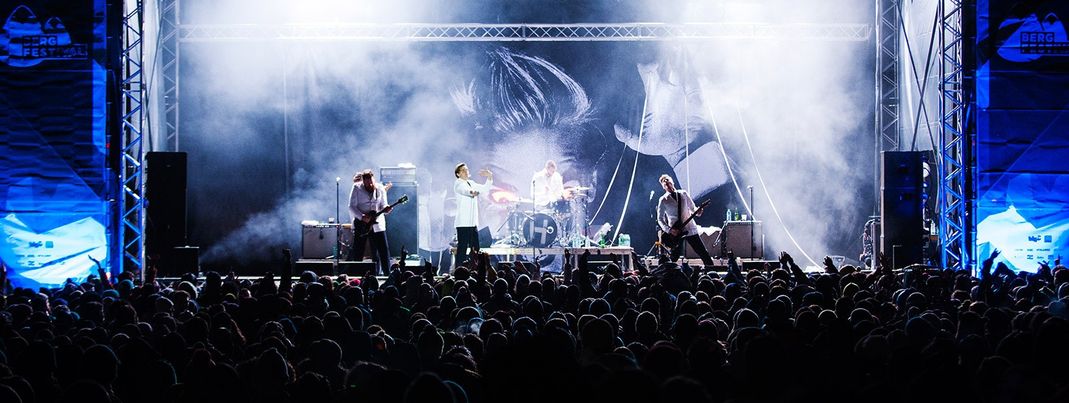 Zum Saisonopening warten viele Skigebiete mit internationalen Top-Acts auf!