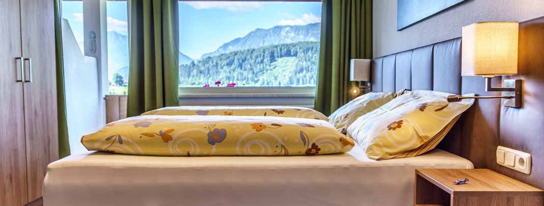 Apartment D - Priel: Hauptschlafzimmer