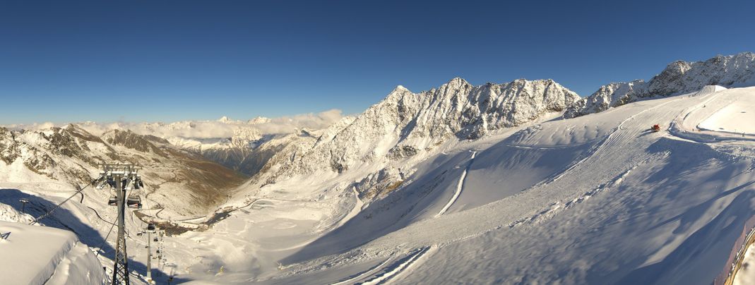 Blick vom Rettenbachgletscher ins Ötztal.