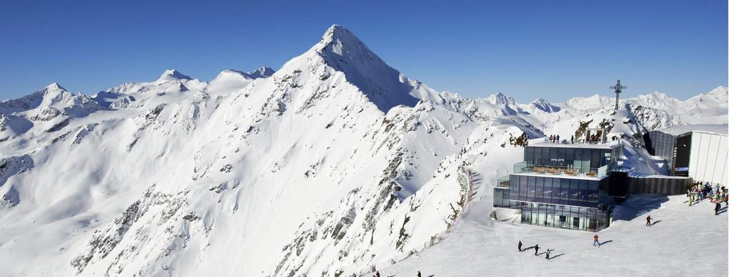 Vom Gaislachkogl aus bietet sich ein herrlicher Ausblick auf die umliegende Bergwelt