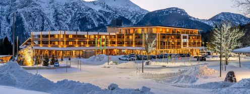 Unter allen Teilnehmern wird unter anderem eine Reise ins Zugspitz Resort in Ehrwald verlost.