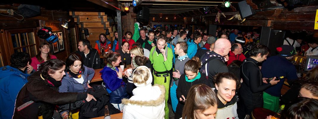 Hennu Stall Innenansicht