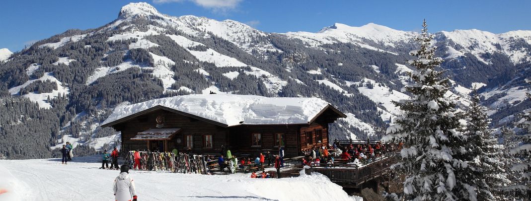 Urige Hütten gibt es im Skigebiet mehrere.