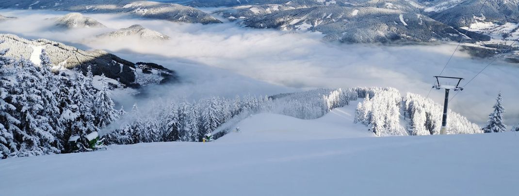 Tief verschneit sind die Berge in Schladming schon im November.