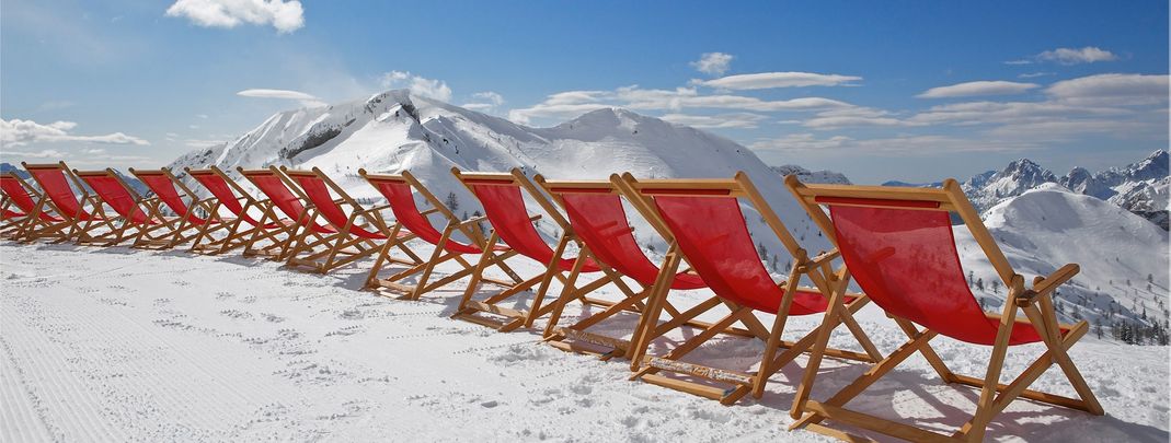 Liegestühle laden zum Verweilen und Genießen ein.