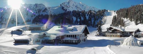 The ski resorts in Italy will not start operations on January 18.