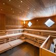 Intensive Wärme bieten eine 90°- und 60°-Sauna.