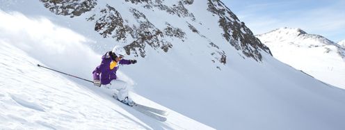 Am Schnalstaler Gletscher kannst von von September bis Mai Ski fahren.