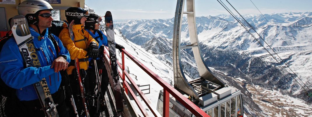 Die 80er-Kabinen-Seilbahn befördert bis zu 800 Personen pro Stunde auf den Schnalstaler Gletscher.