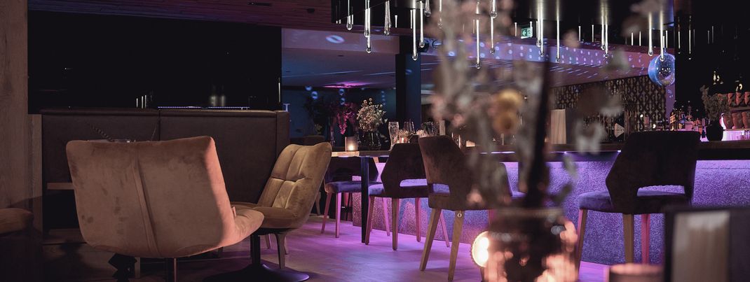 Elegante Nächte & Signature Drinks – die HIGH QUEEN BAR der HOCHKÖNIGIN in Maria Alm
