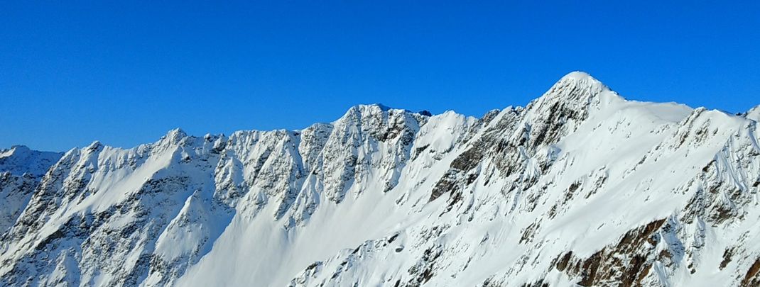 Unzählige Abfahrtsmöglichkeiten eröffnen sich für Freeride-Fans im Backcountry-Gebiet.