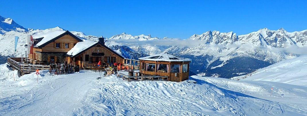 Die Ascherhütte liegt inmitten der tollen Bergkulisse.