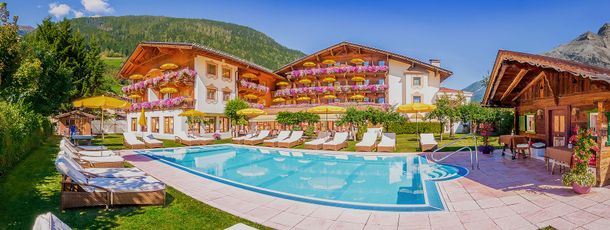 Alpenhotel Tirolerhof im Sommer