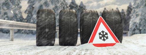 Auch wenn es nicht in allen Ländern Pflicht ist, Winterreifen sollten ein Muss bei der Fahrt in den Skiurlaub sein.