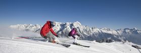 Skifahren vor beeindruckender Kulisse in Saalbach-Hinterglemm-Leogang