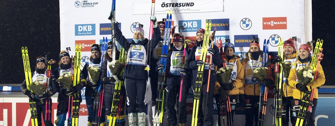 Sieg in der Frauenstaffel für Norwegen vor Schweden und Deutschland.