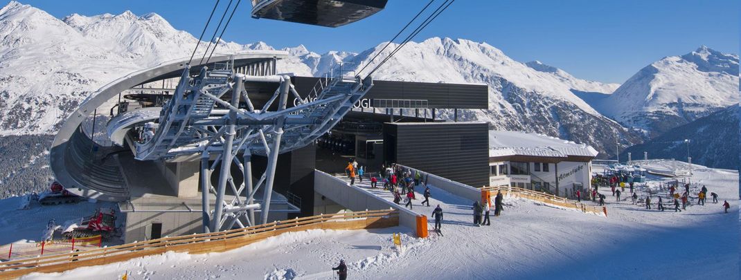 Die Tiroler Stube liegt neben der Mittelstation der Gaislachkogelbahn.