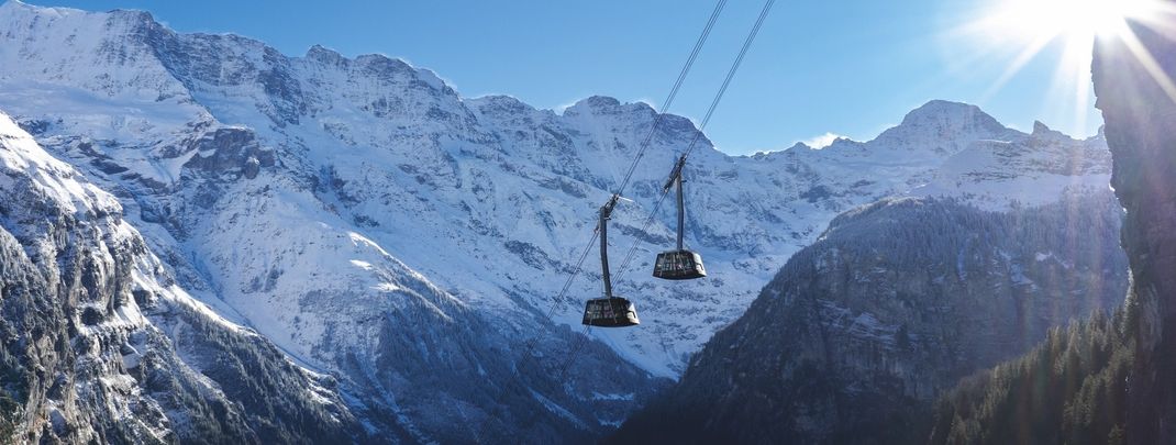 The world’s steepest gondola lift provides a direct connection between the Lauterbrunnen Valley and the mountain village of Mürren.