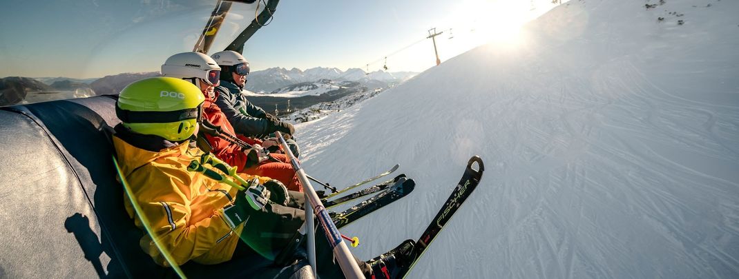 Genieße deinen Familien-Skiurlaub auf der Steinplatte.