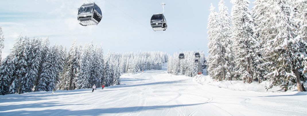 Moderne Lifte und breite flache Pisten prägen die Abfahrten im Teilgebiet Flachau.