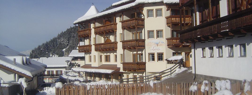 Blick auf das Hotel Moar am Latemar in Eggen