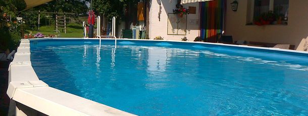 Pool mit Liegewiese