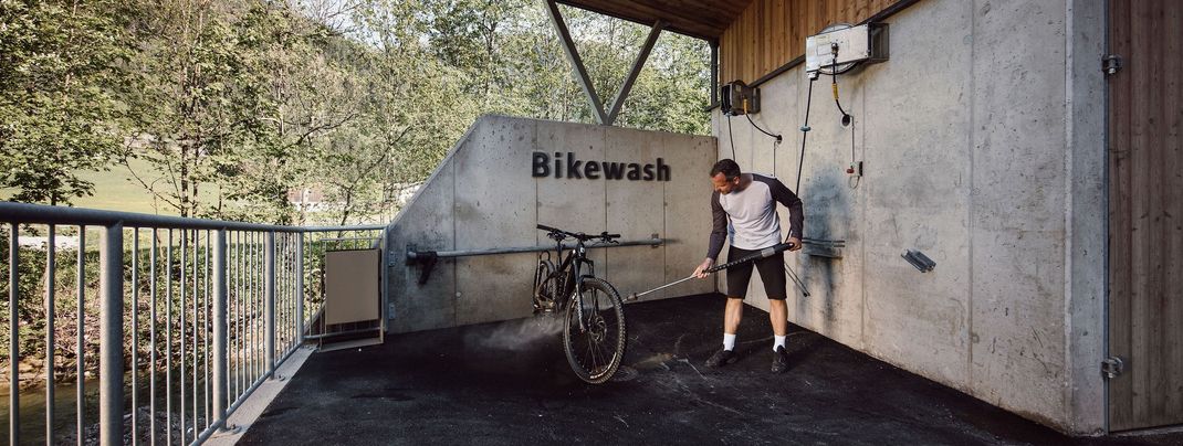 General information about your stay at Dips & Drops - The First Bike and Ski Hub