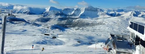 Skiing Canada at its best: Sunshine Village and many other ski resorts guarantee endless winter fun!