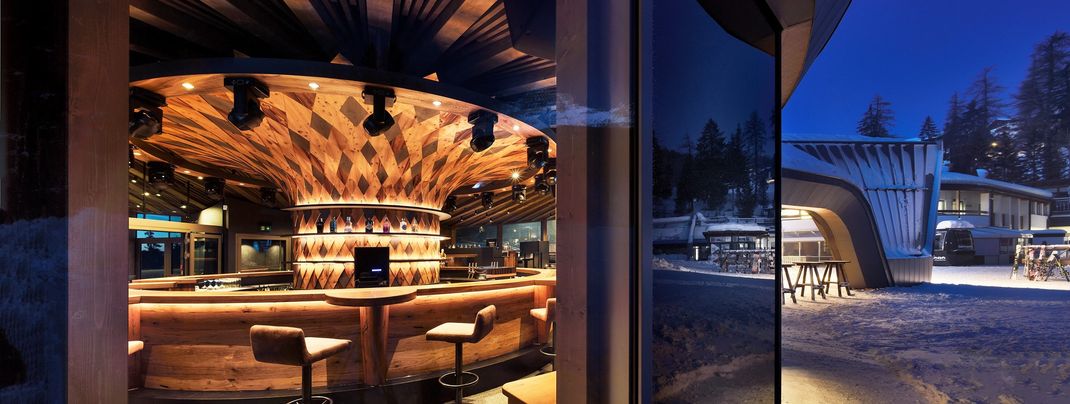 Das neue LOOX an der Talstation in Obereggen ist die ideale Location, um den Skitag ausklingen zu lassen.