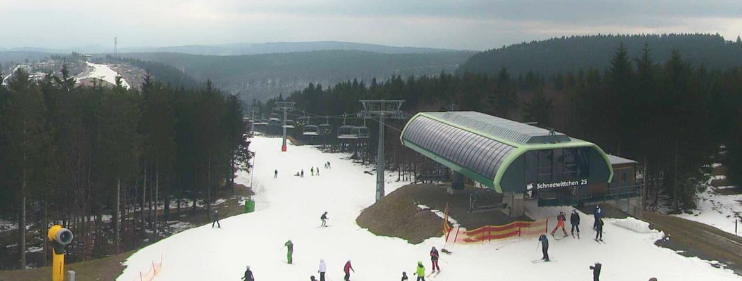 Rund 10 Lifte sind weiterhin täglich in Winterberg geöffnet.