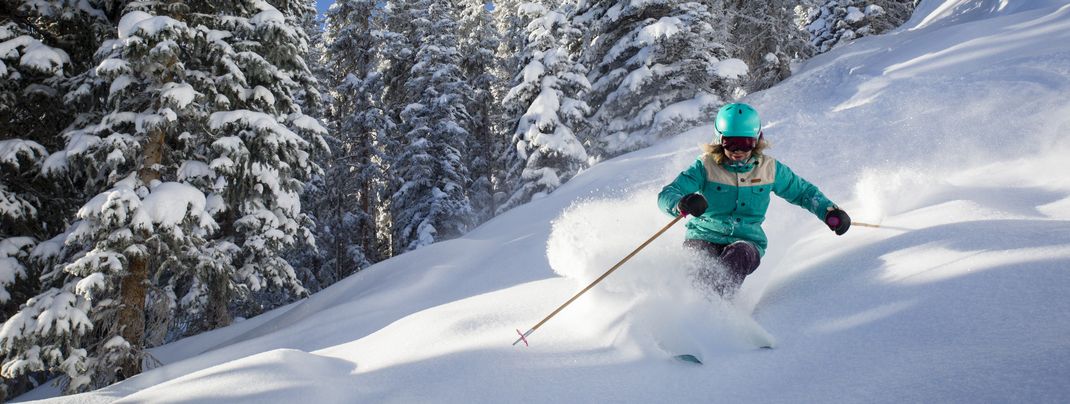 Champagne powder in Aspen is very smooth and dry and thus regarded ideal for skiing.