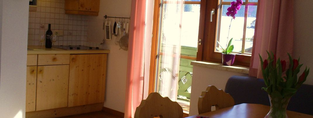Wohnküche Wohnung Rosa