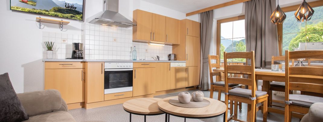 Wohnraum mit Küche in Ihrer Ferienwohnung im Zillertal