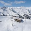 Herrliches Winterpanorama mit Blick auf die Skihütte Hochsitz.