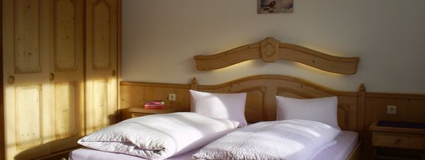 Schlafzimmer Wohnung Flieder