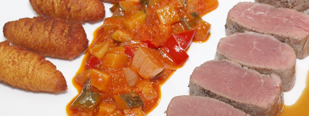 Lammrücken mit Ratatouille GemüseHalbpensionsmenü für Hotelgäste