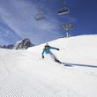 Das Skigebiet Muttereralmpark in Tirol bietet 16 präparierte Pistenkilometer sowie 5 moderne Liftanlagen.