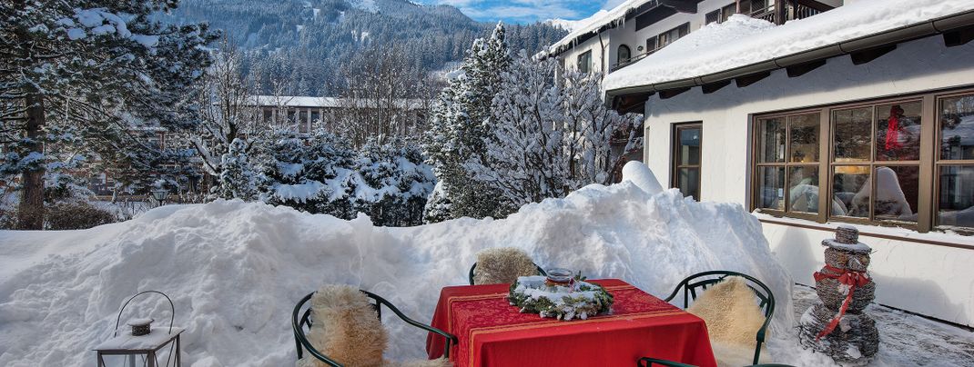 Hotelgarten mit Sonnenterrasse