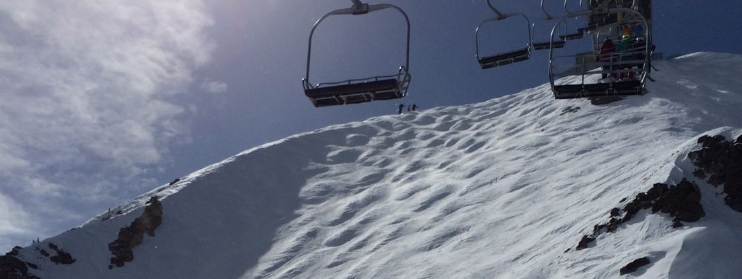 Blick auf den Double Diamond Run Dropout Chutes.