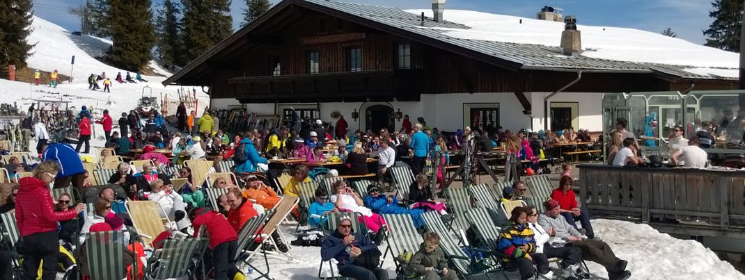 Die Sonnenrast lädt an der Ehrenbachhöhe zum Sonnenbaden
