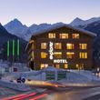 Das Explorer Hotel Montafon bei Nacht