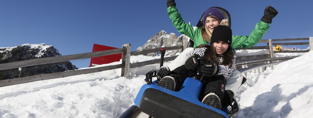 Der Alpin Bob ist ein Heidenspaß für die ganze Familie.
