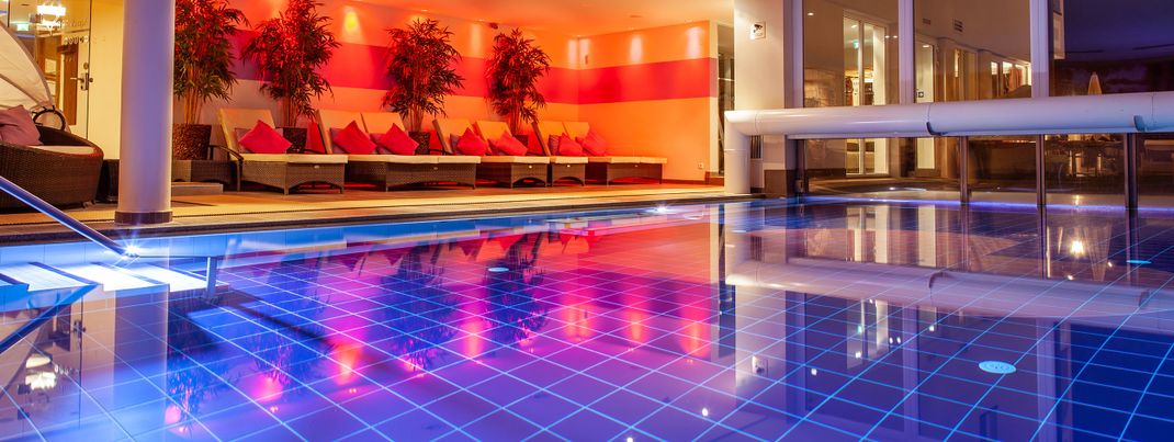 Innenpool mit Gegenstromanlage